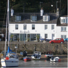 Twentyfourshorehead B & B